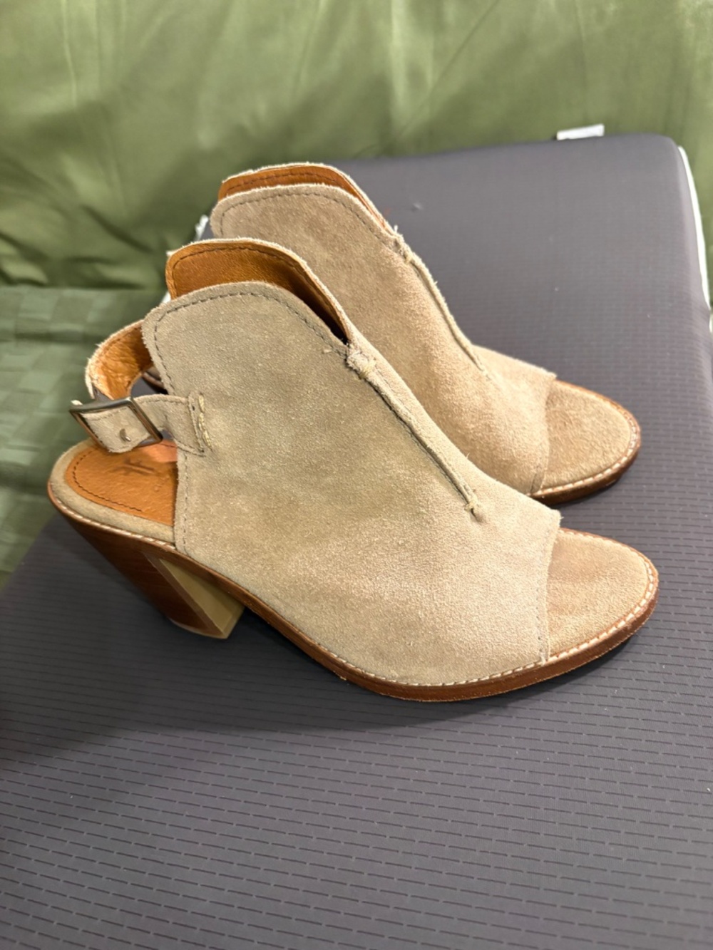 Frye Shoes - Picture 3 of 9